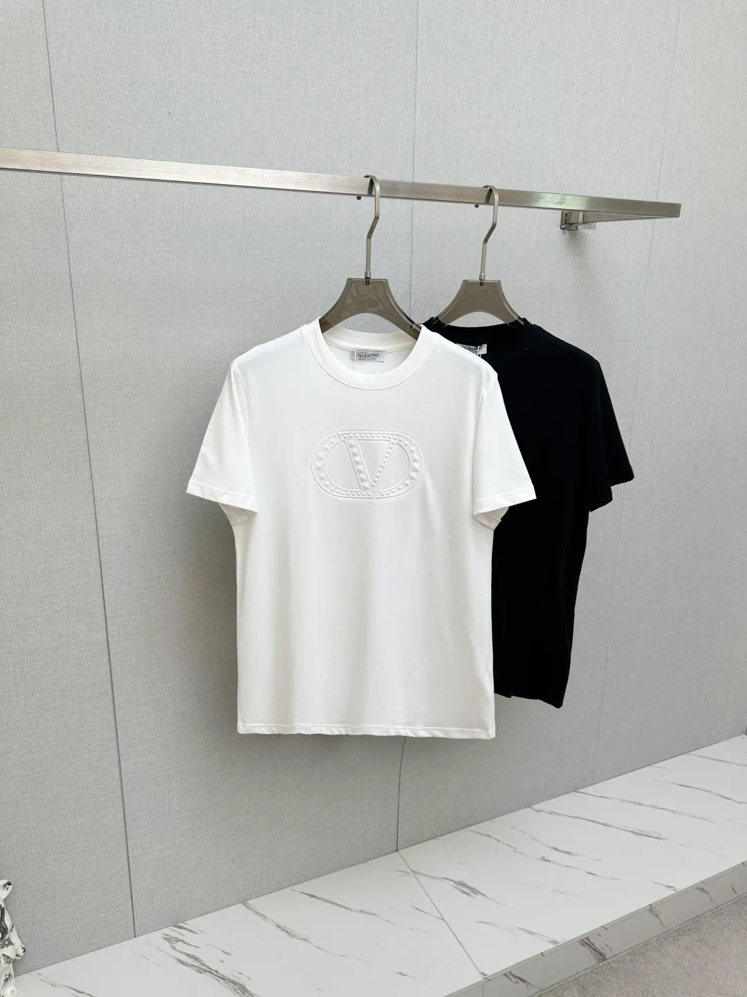 Warren top quality 2026 new short sleeves! Original custom fabric, soft to the touch. Top imported private goods, fashionable design and trendy short sleeves, without losing luxury. There is no doubt about the quality. The upper body effect is awesome, luxury official website Same Style! Size M—3XL